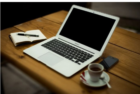 金属笔记本外壳漏电_笔记本电脑外壳漏电_笔记本耳机插电脑漏电